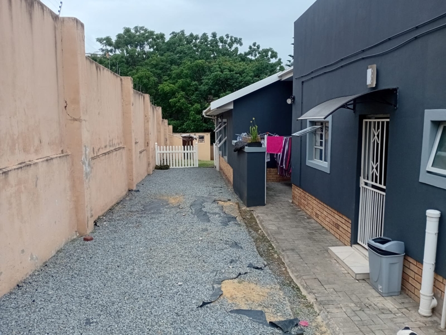 To Let 4 Bedroom Property for Rent in Nahoon Valley Park Eastern Cape